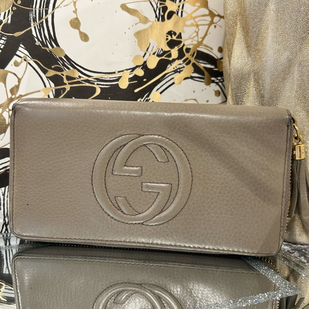 Gucci Gray Leather Zip Wallet